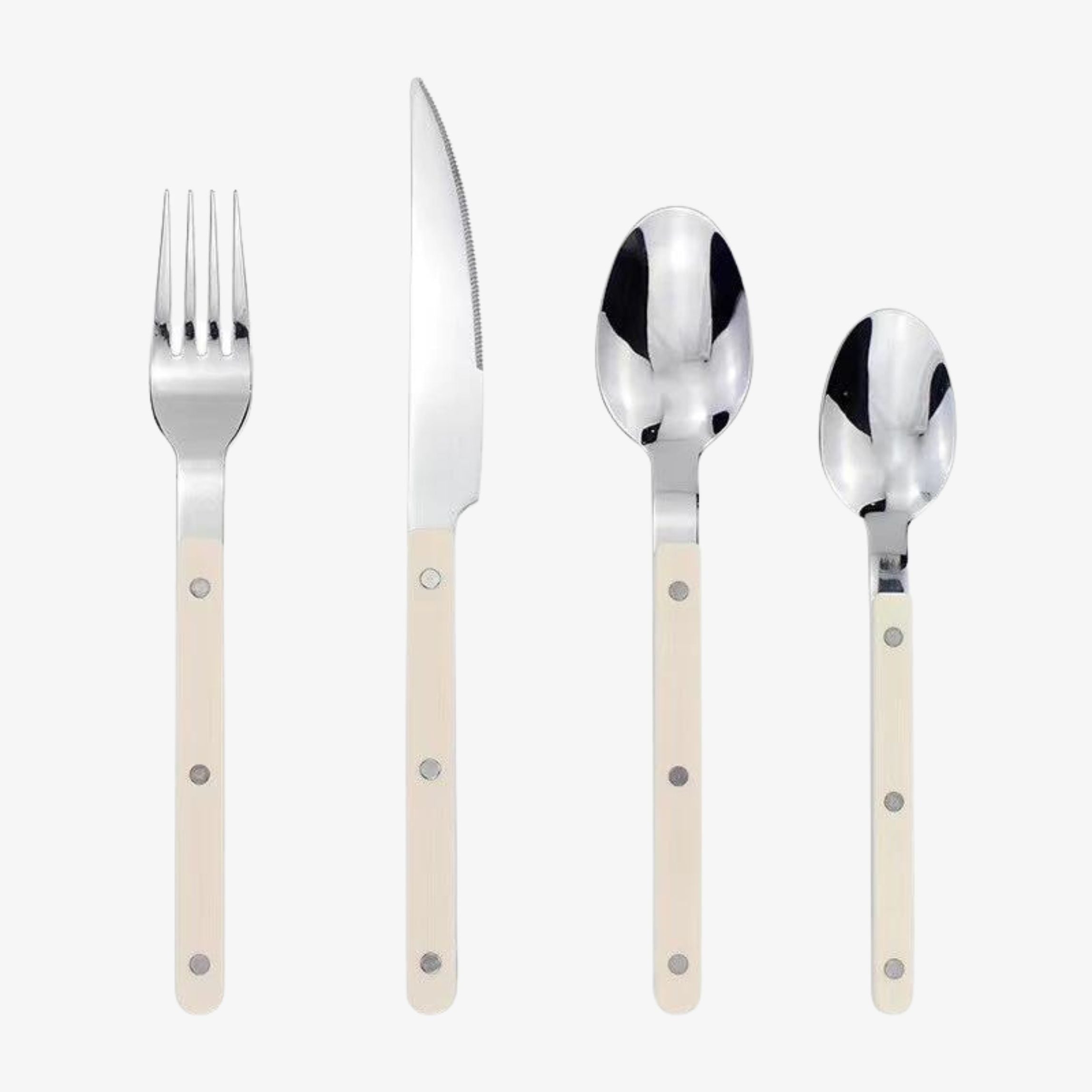 Besteckset in klassischem Design