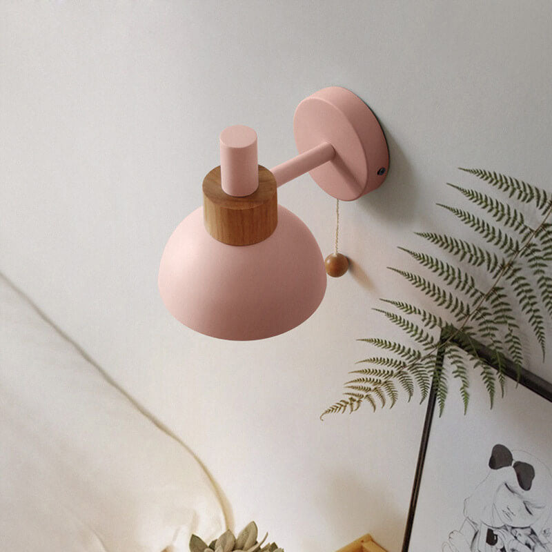 Farbenfrohe Wandleuchte für Wohn- oder Schlafzimmer