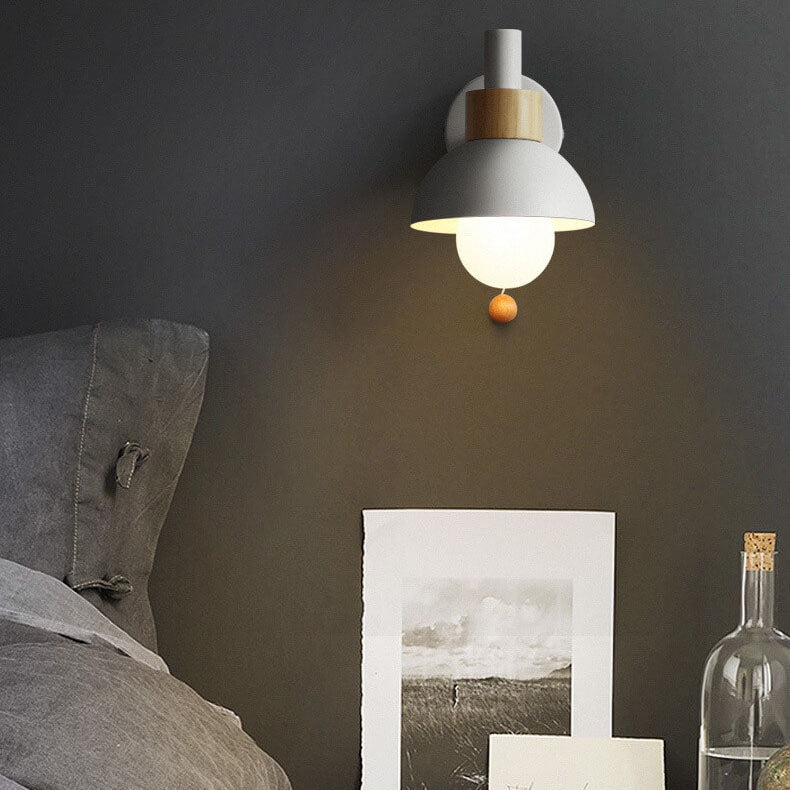 Farbenfrohe Wandleuchte für Wohn- oder Schlafzimmer