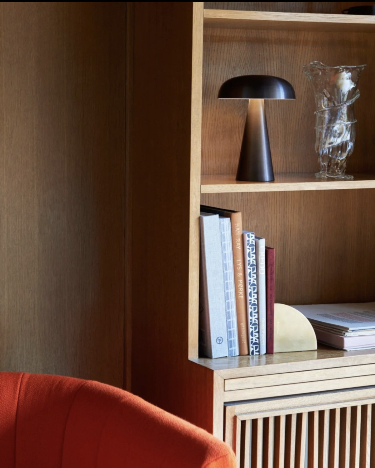Tischlampe mit klarem Design