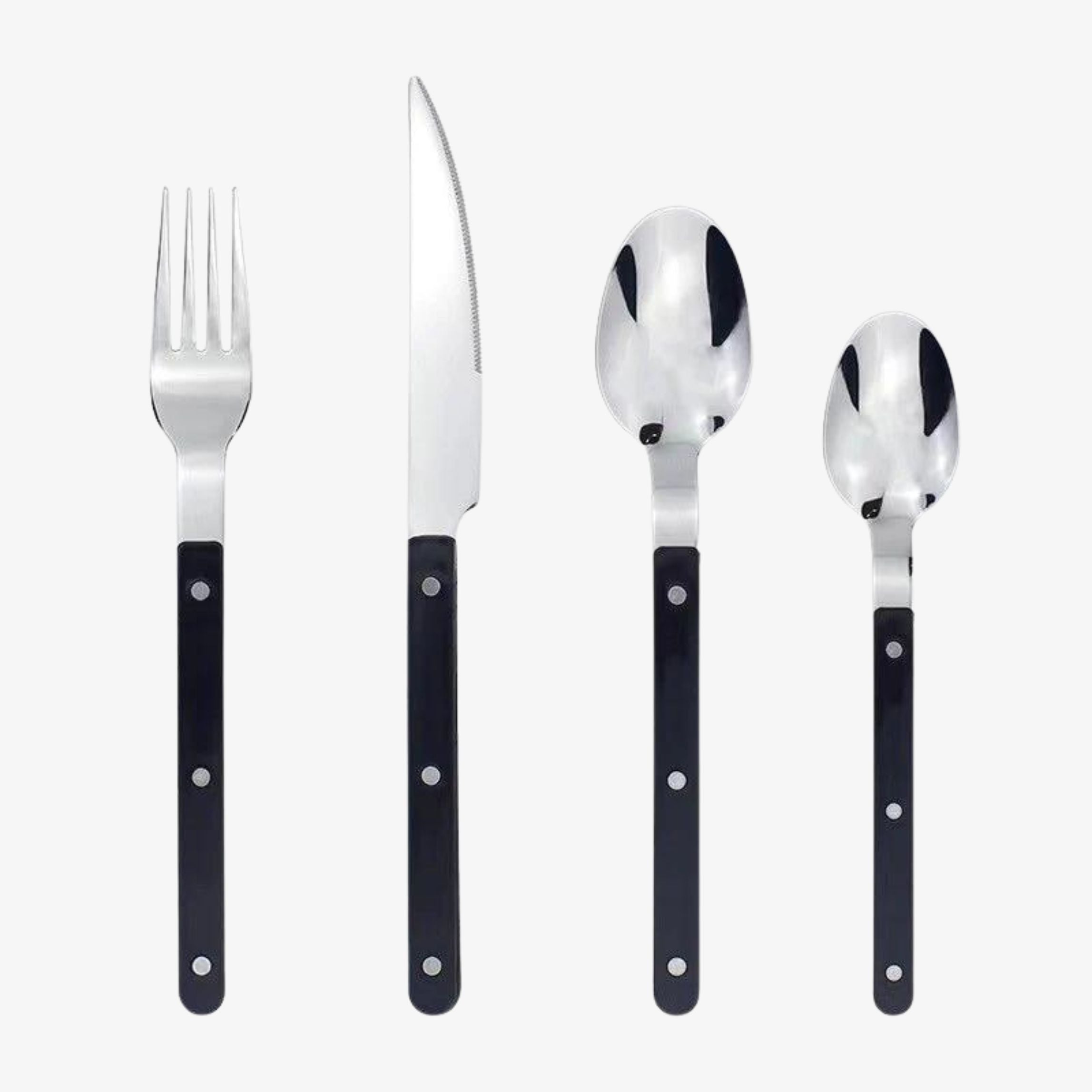 Besteckset in klassischem Design