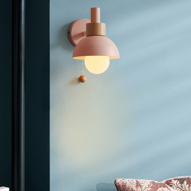 Farbenfrohe Wandleuchte für Wohn- oder Schlafzimmer