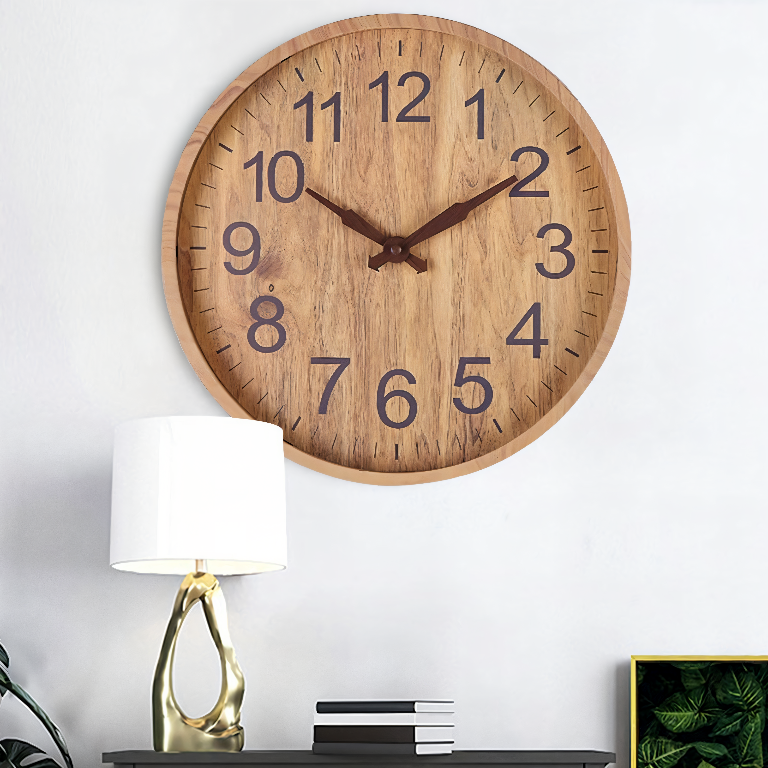 Wanduhr in Holzoptik