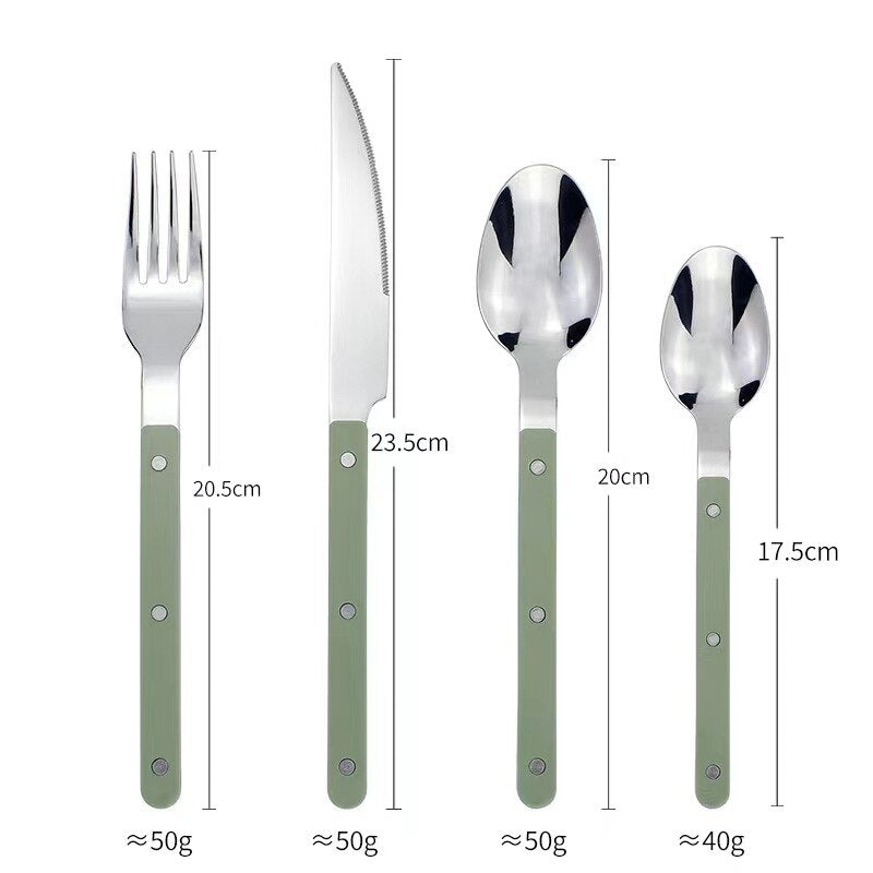 Besteckset in klassischem Design