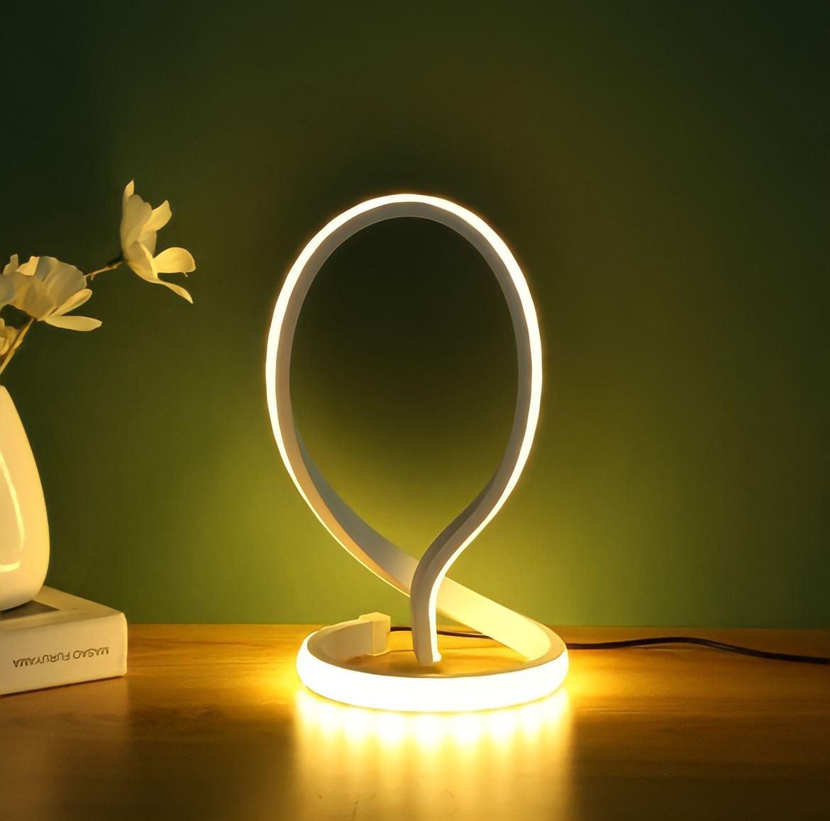 Spirale Tischleuchte | Stilvolles Lichtspiel für jeden Raum