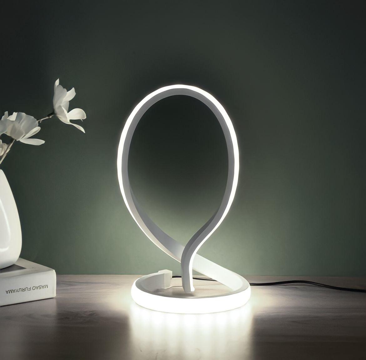 Spirale Tischleuchte | Stilvolles Lichtspiel für jeden Raum