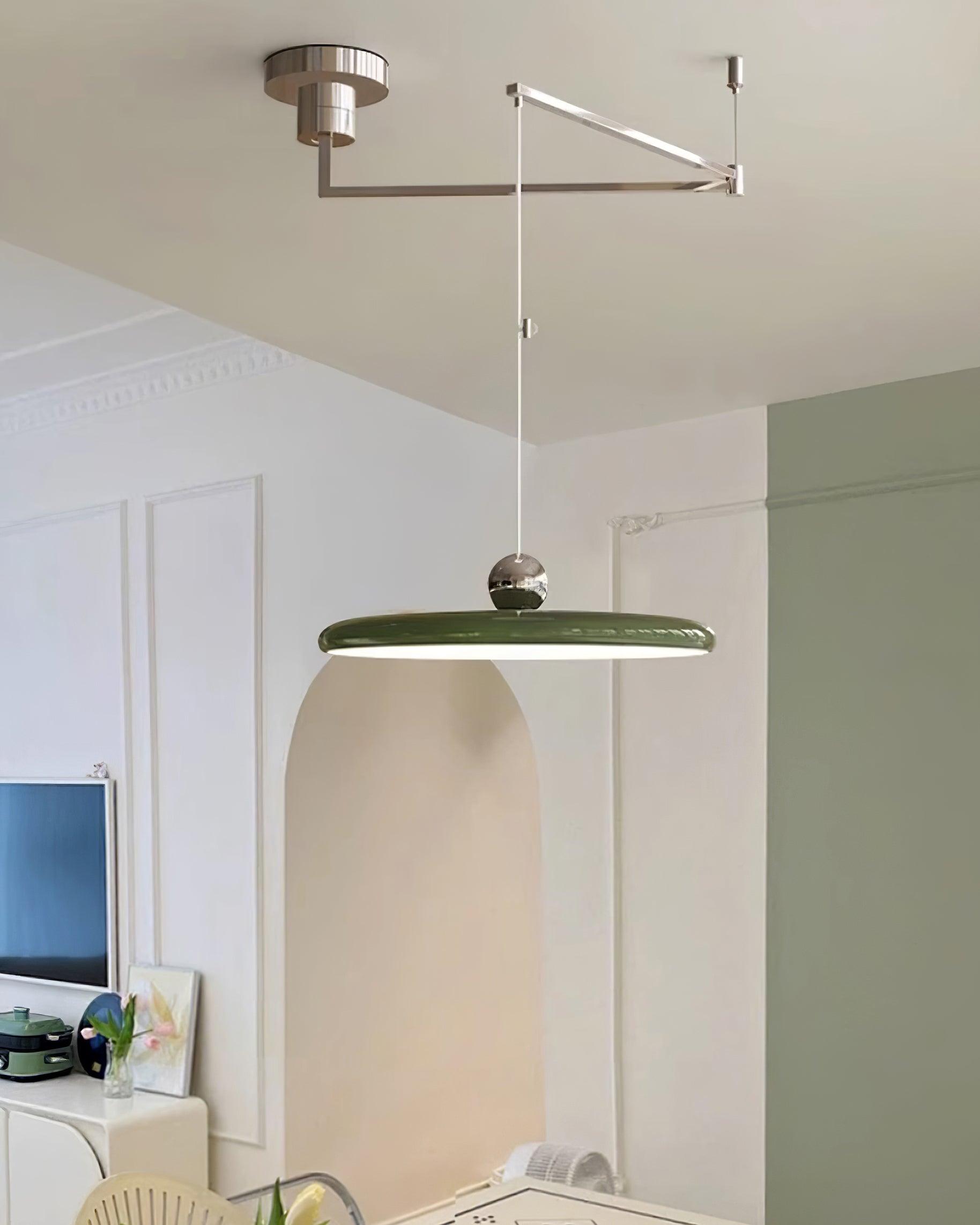 Hängelampe mit klarem Design