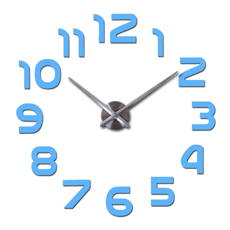 Großformatige Wanduhr im modernen Design