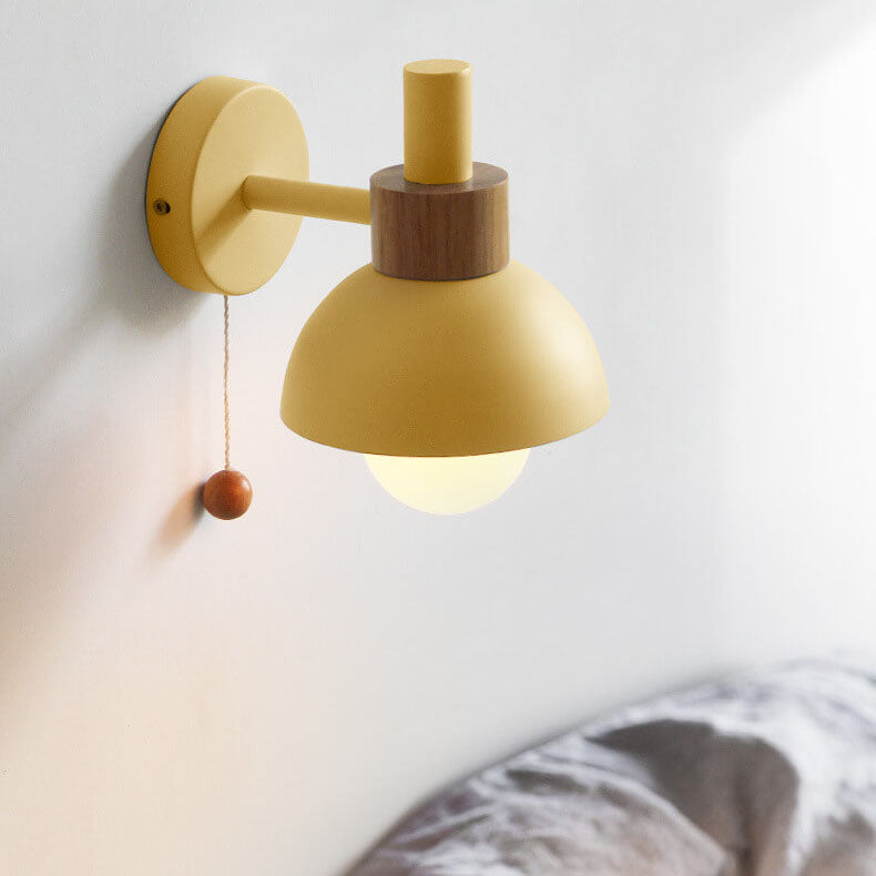 Farbenfrohe Wandleuchte für Wohn- oder Schlafzimmer
