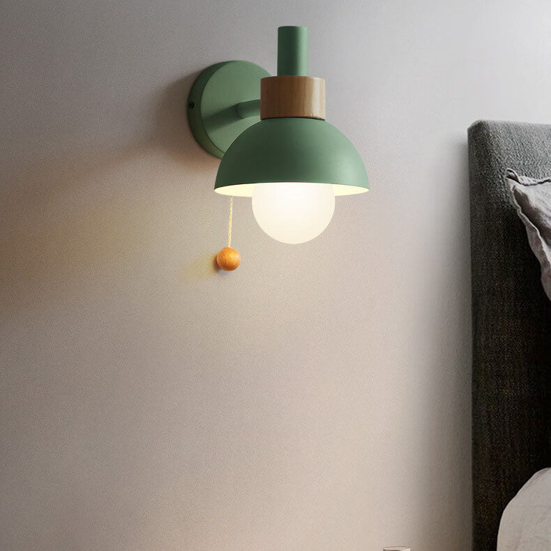 Farbenfrohe Wandleuchte für Wohn- oder Schlafzimmer