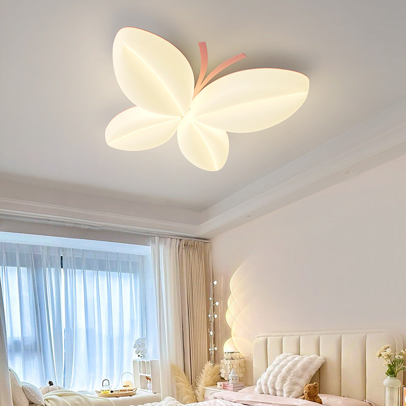 Deckenleuchte im Schmetterlingsdesign fürs Kinderzimmer