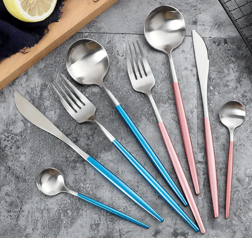 Modernes Besteckset