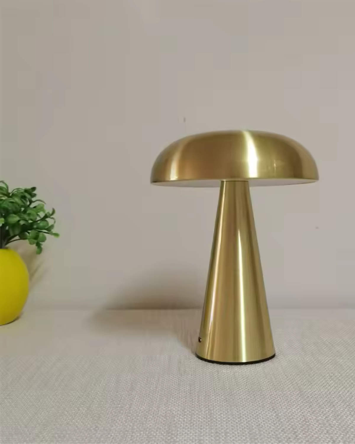 Tischlampe mit klarem Design