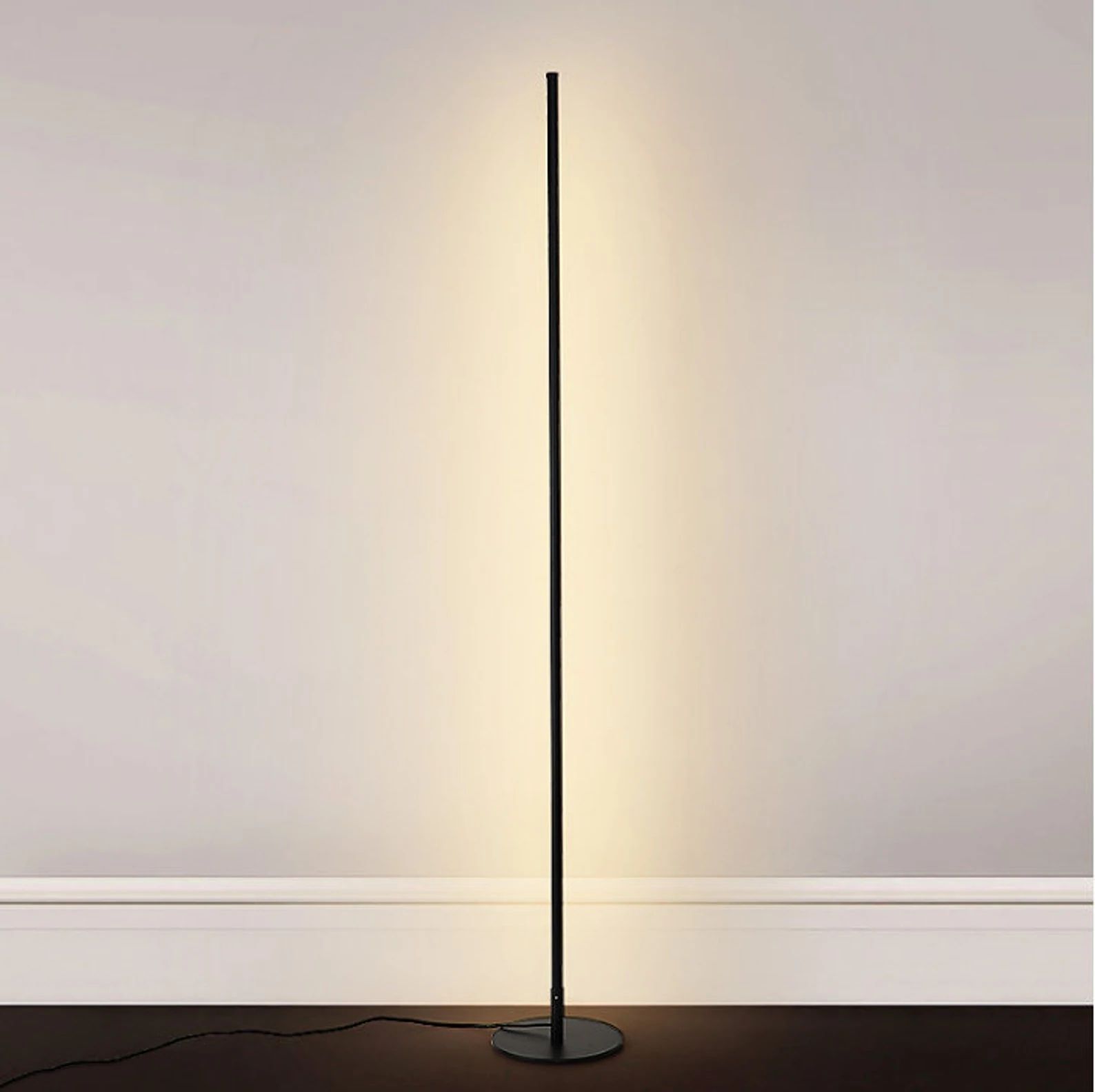 Schmale Stehlampe | Wohnzimmer