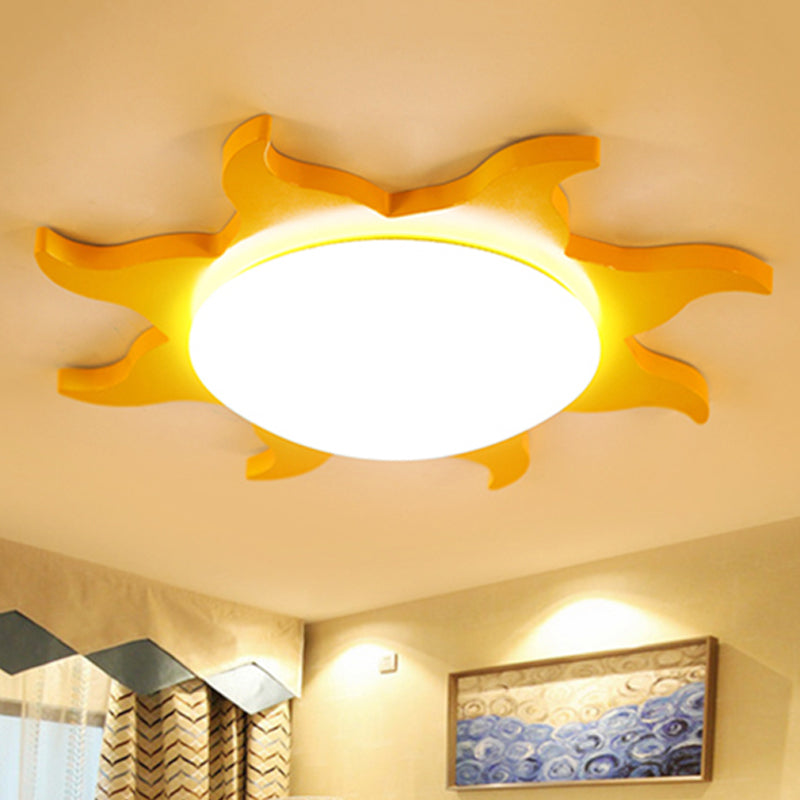 Kinderdeckenleuchte in Sonnenform