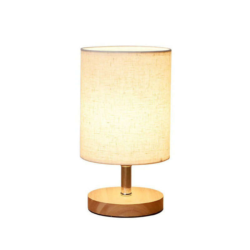 Tischlampe mit Lampenschirm