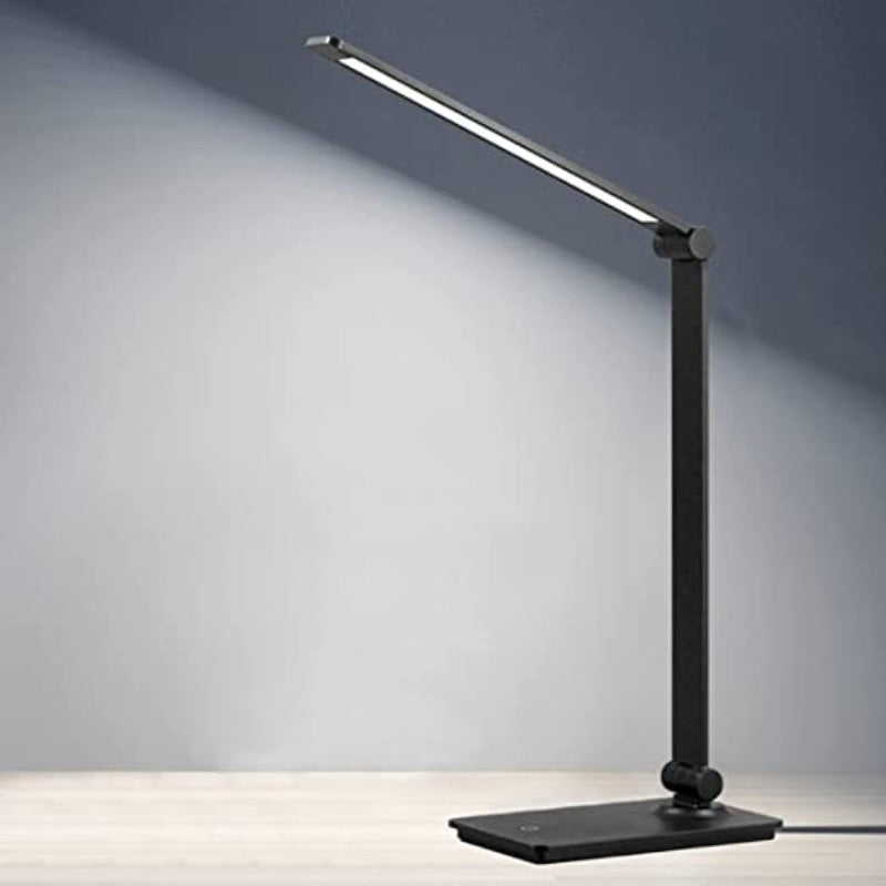 Schreibtischlampe mit verstellbarem Arm