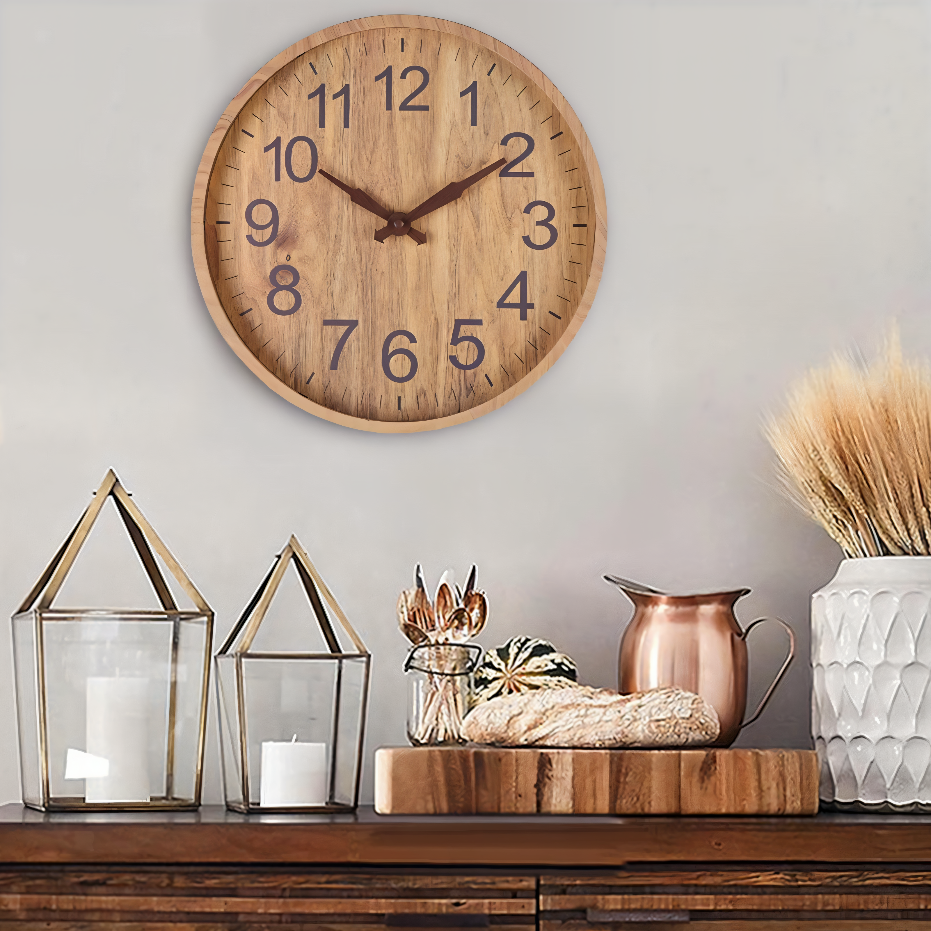 Wanduhr in Holzoptik