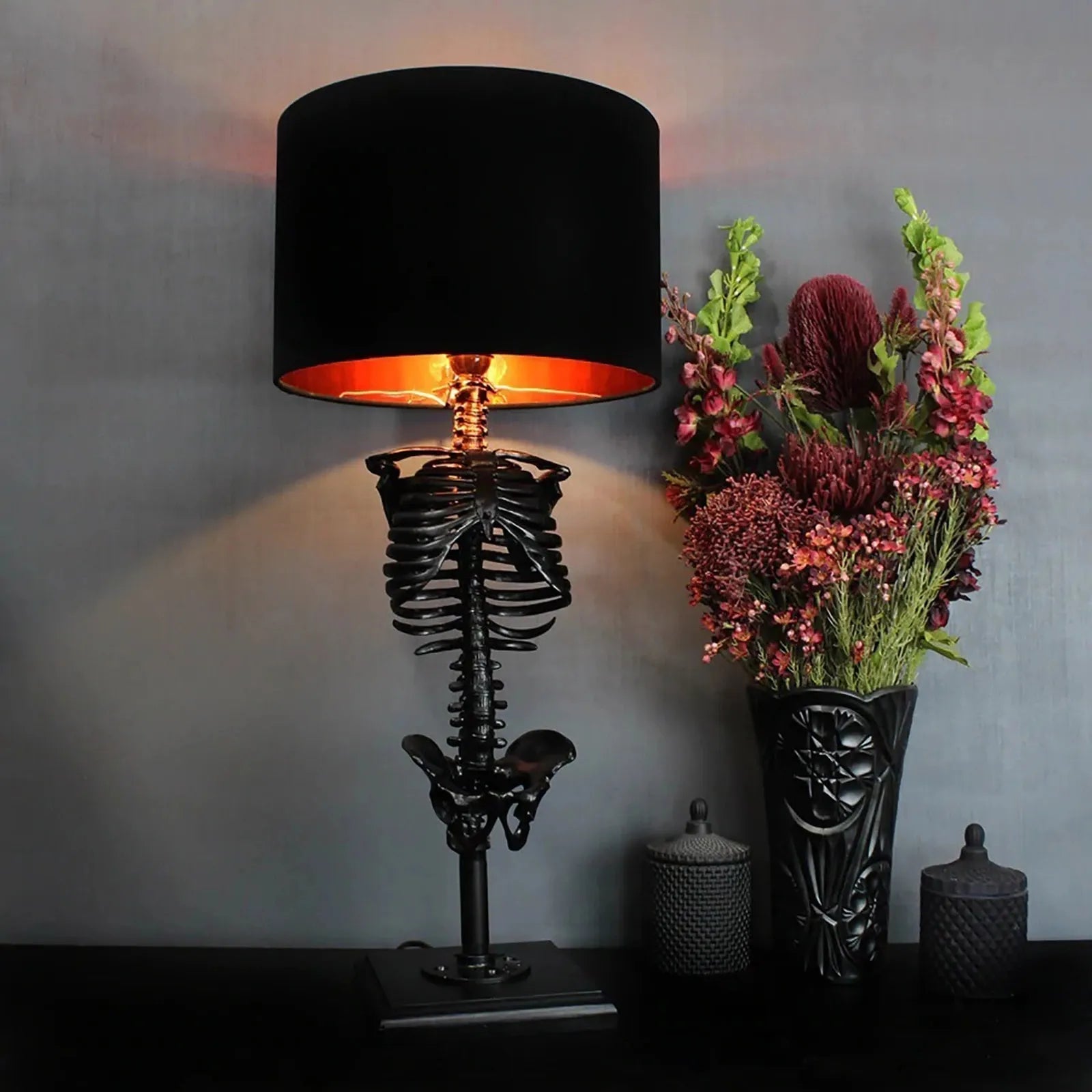 Skelett Tischlampe | Dekorative Beleuchtung mit Charakter