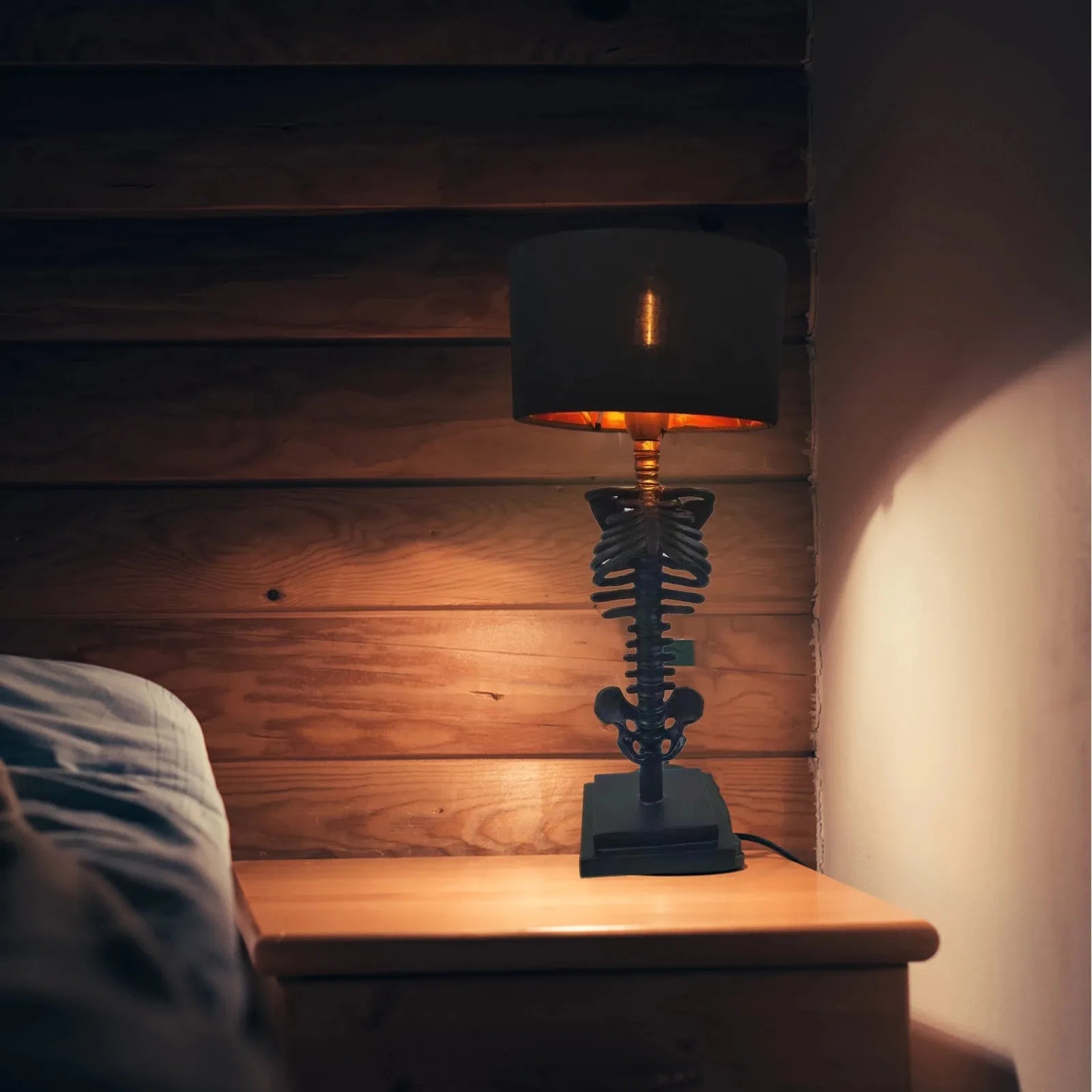 Skelett Tischlampe | Dekorative Beleuchtung mit Charakter