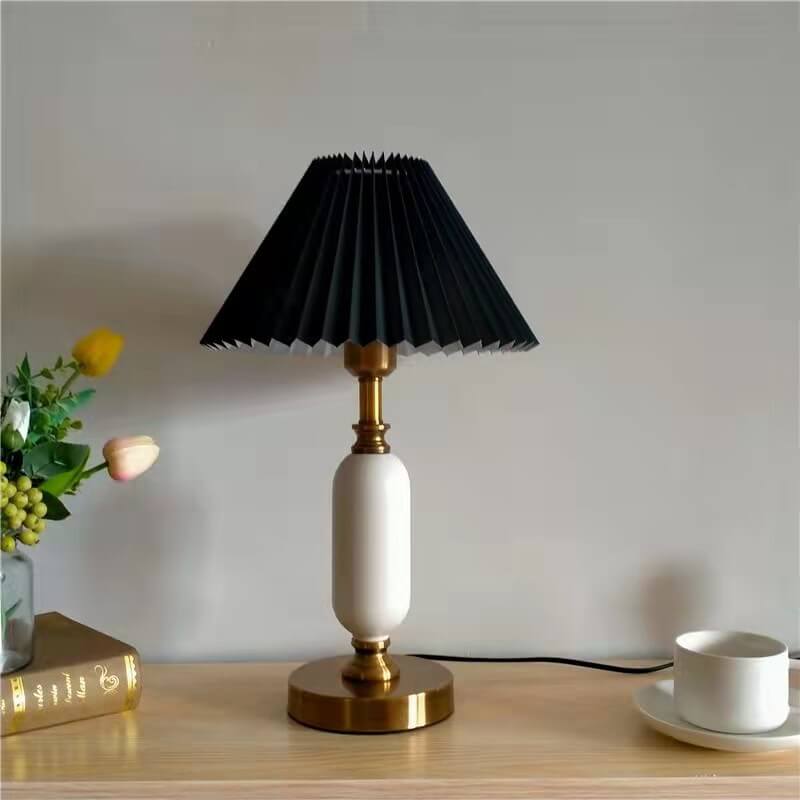 Tischlampe mit Lampenschirm | Wohnzimmerlampe