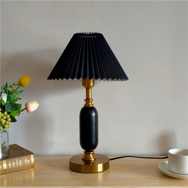 Tischlampe mit Lampenschirm | Wohnzimmerlampe