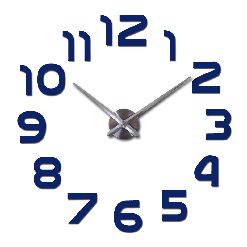 Großformatige Wanduhr im modernen Design