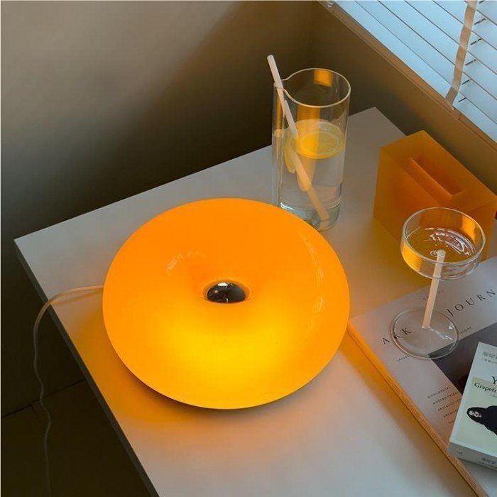 Runde Tischlampe in Donutform